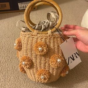 woven Handbag 😍 ZARA